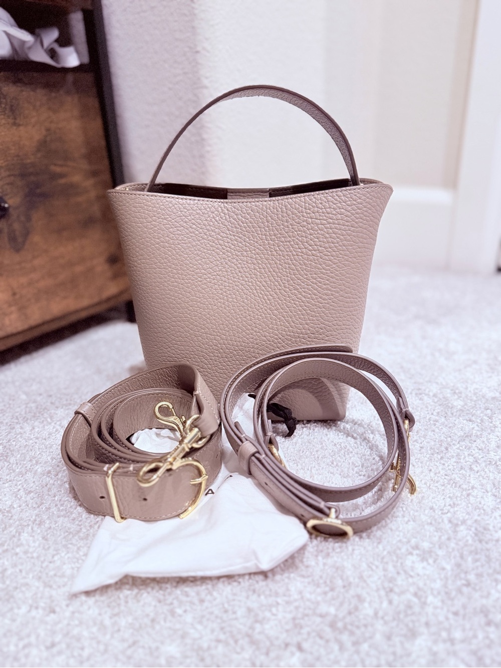 Cuyana Mini Linea Bucket Bag